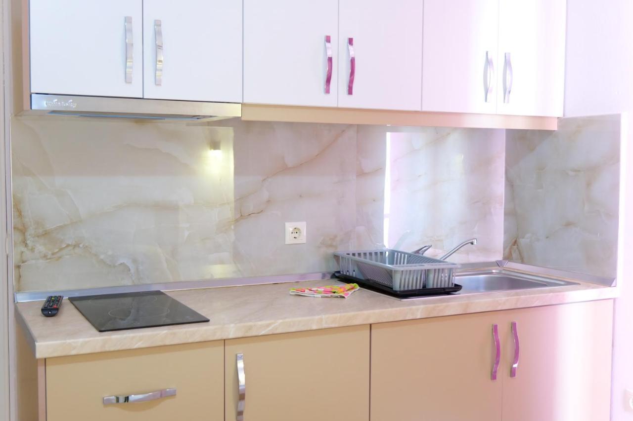 Vila Unique Aparthotel Ksamil Ngoại thất bức ảnh