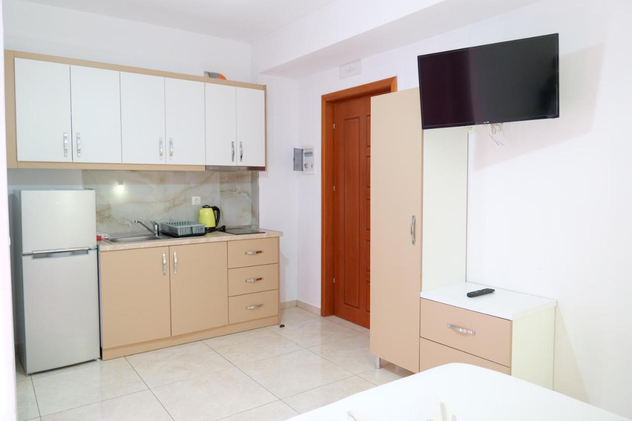 Vila Unique Aparthotel Ksamil Ngoại thất bức ảnh
