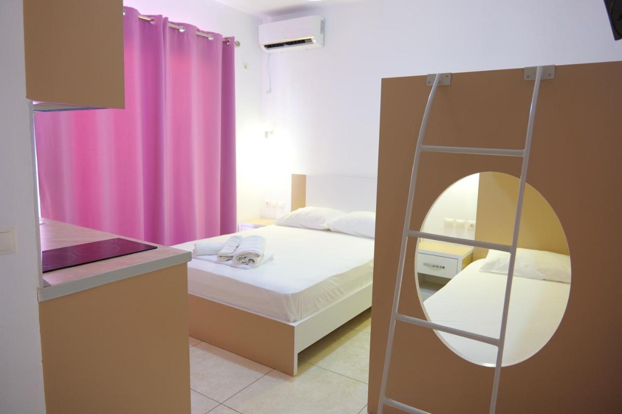 Vila Unique Aparthotel Ksamil Ngoại thất bức ảnh