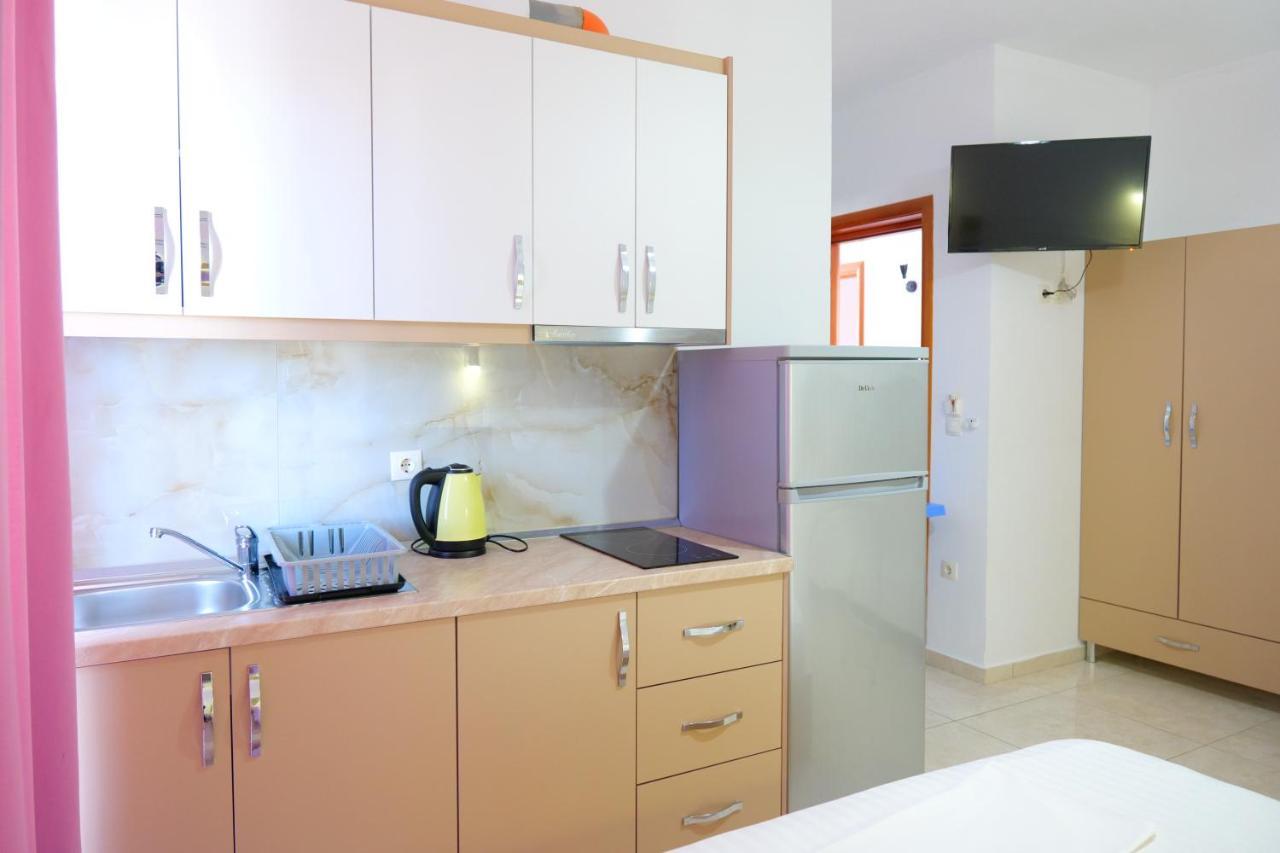 Vila Unique Aparthotel Ksamil Ngoại thất bức ảnh