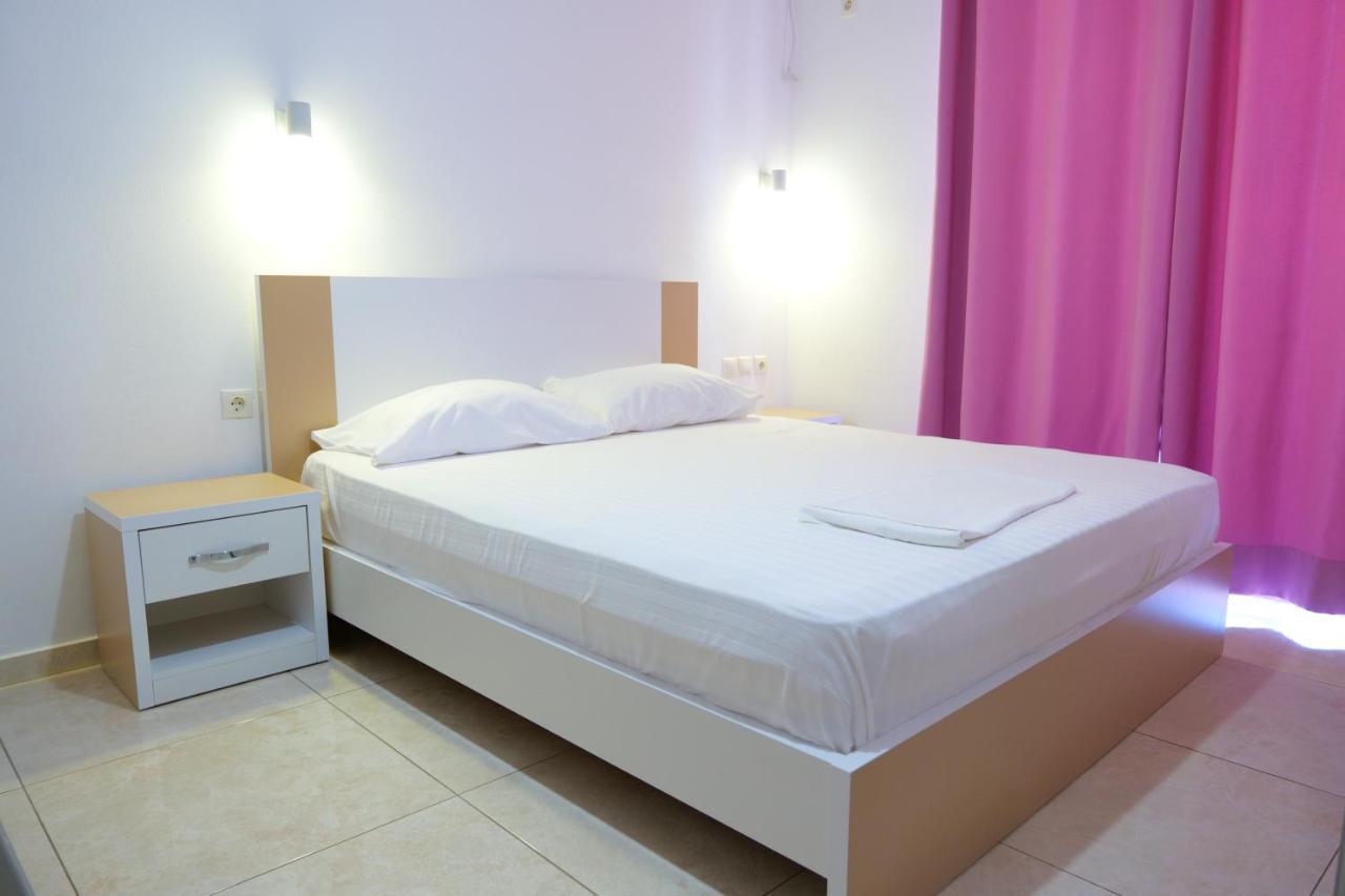 Vila Unique Aparthotel Ksamil Ngoại thất bức ảnh