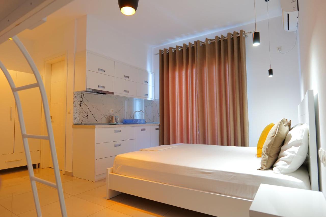 Vila Unique Aparthotel Ksamil Ngoại thất bức ảnh