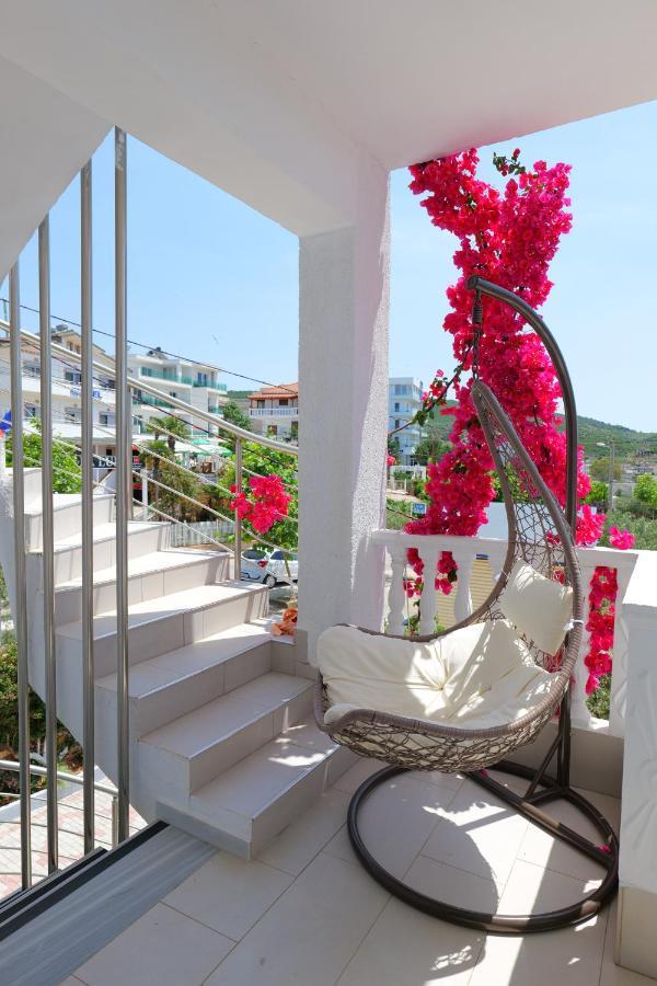 Vila Unique Aparthotel Ksamil Ngoại thất bức ảnh